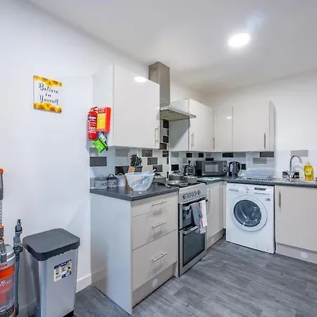Apartment *f18gh* For Relaxed & Cosy Stay/free Parking/wifi Leeds (West Yorkshire)