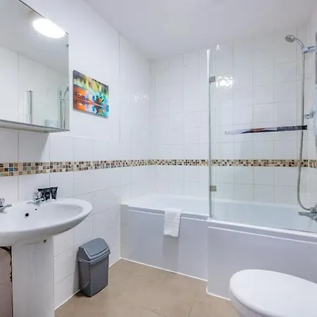 *f18gh* For Relaxed & Cosy Stay/free Parking/wifi Daire