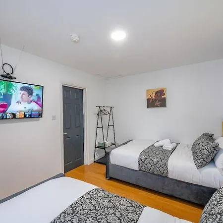 *f18gh* For Relaxed & Cosy Stay/free Parking/wifi