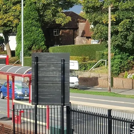 *f18gh* For Relaxed & Cosy Stay/free Parking/wifi *