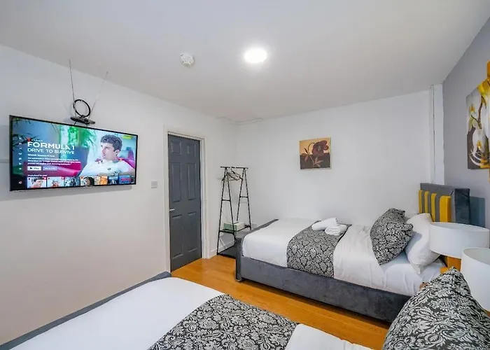 *f18gh* For Relaxed & Cosy Stay/free Parking/wifi