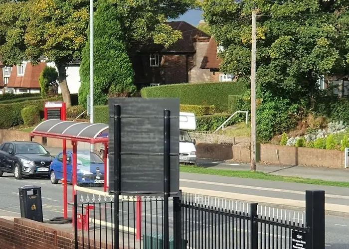 *f18gh* For Relaxed & Cosy Stay/free Parking/wifi *